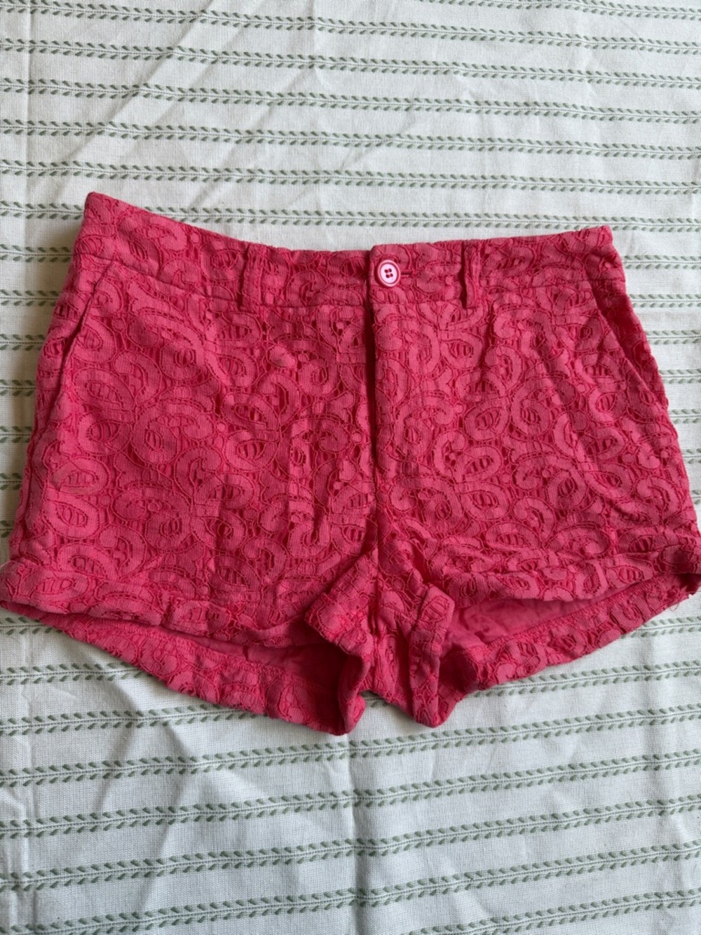 Forever 21 Lace Overlay Women's‎ Shorts size small